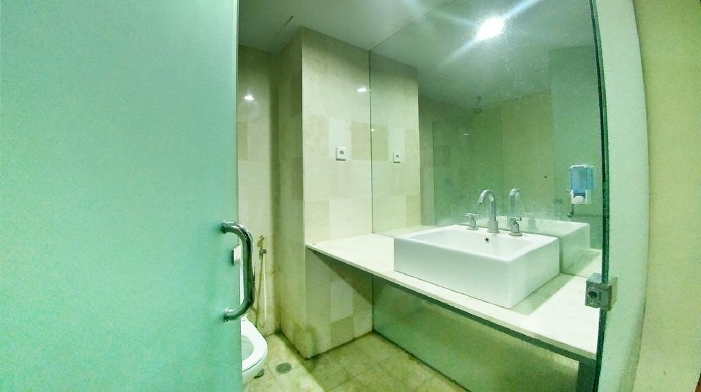 Quint Hotel Manado Exterior foto